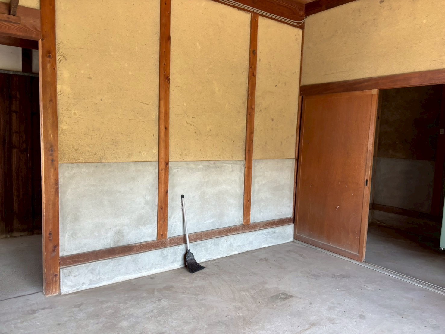 遺品整理後の納屋